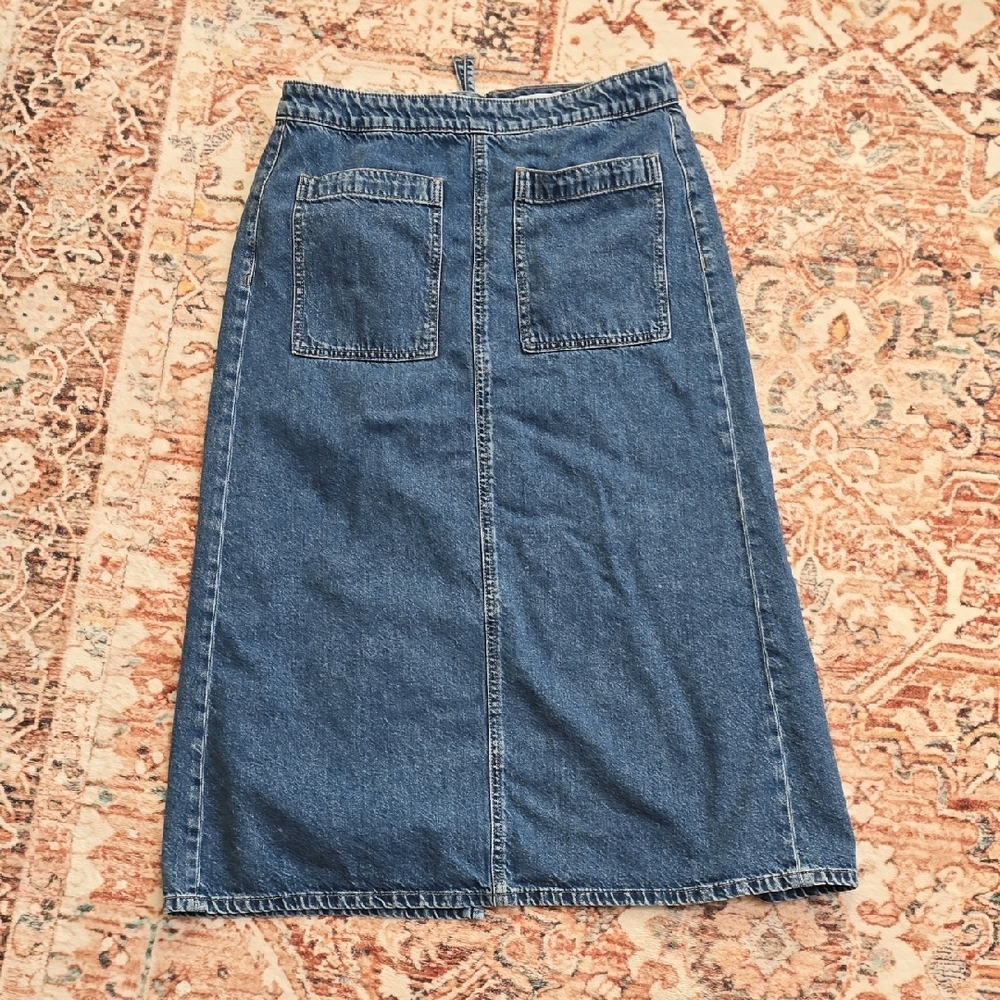 LOFT Blue Denim Midi Skirt with Zipper And Pocket Details Size 6 - Picture 5 of 6